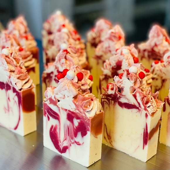 Peppermint Goat Milk & Cream Essential Lather - Picture 2 of 5